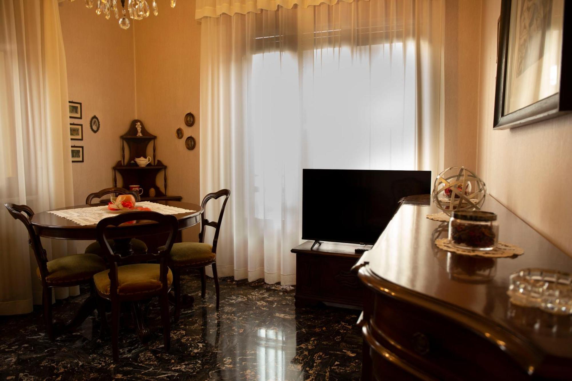 Casa Giuly Appartement Parma Buitenkant foto